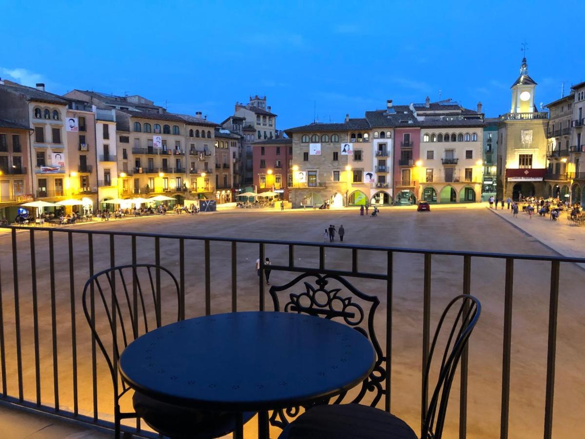 Apartaments Vicus 3 Con Vistas A La Plaza Mayor De Vic Ngoại thất bức ảnh